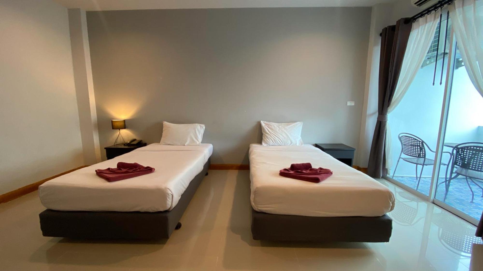 Karon Sea Side Hotell Exteriör bild