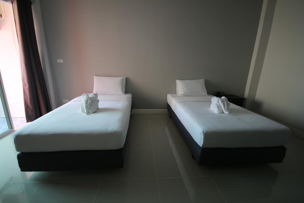 Karon Sea Side Hotell Rum bild